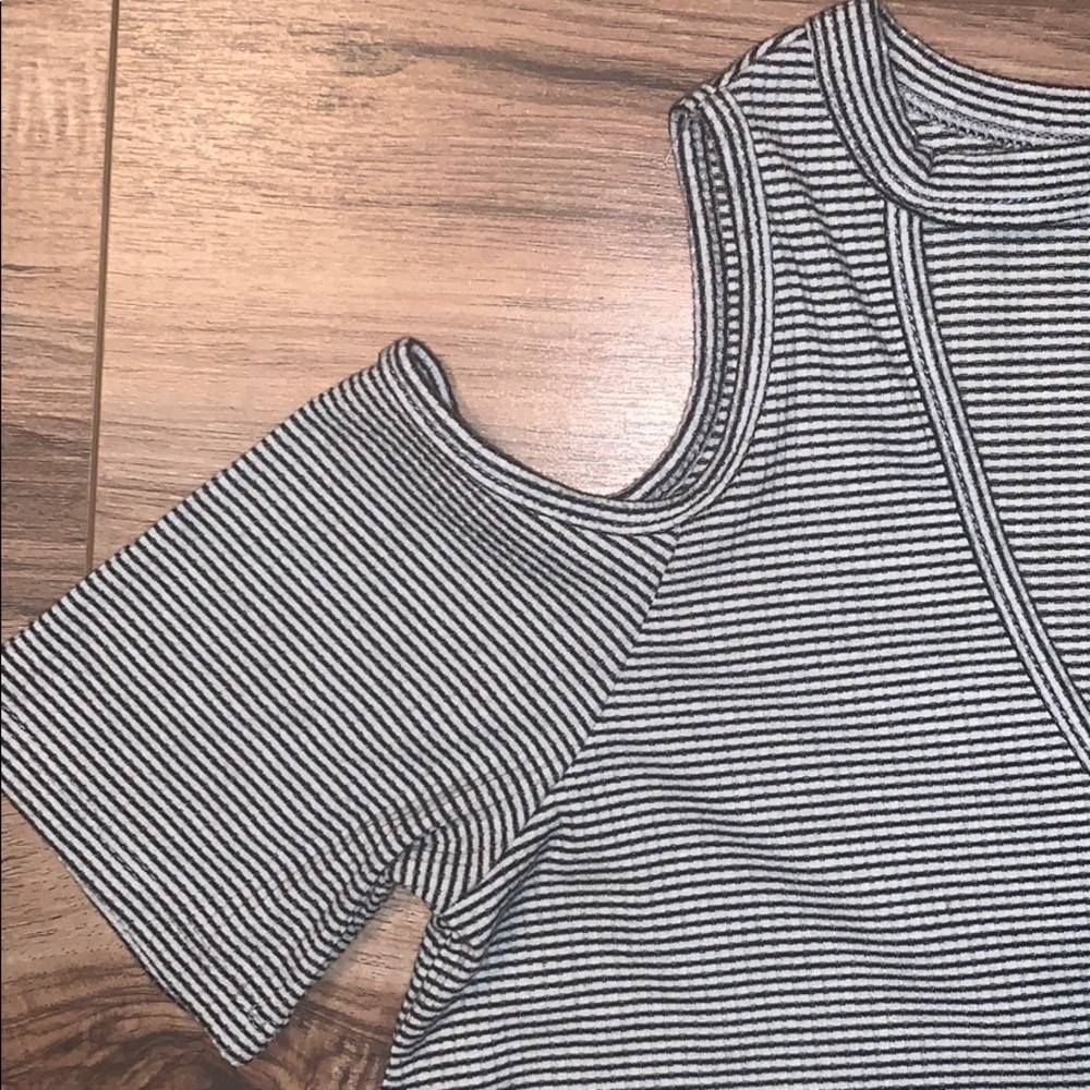 Cold Shoulder Top - Picture 3 of 3